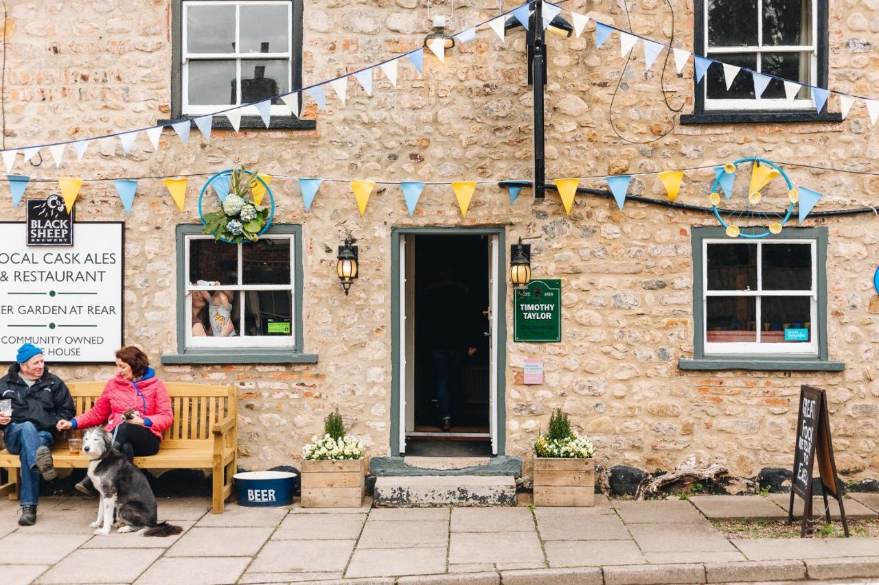 Exelby Green Dragon Leeming Bar Bagian luar foto